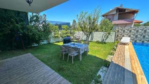 Luxury Villa with Private Pool, Spacious and Furnished