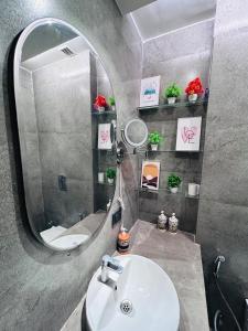 BohoLuxe Modern Luxury Apartment with Balcony Near Gaur City Mall