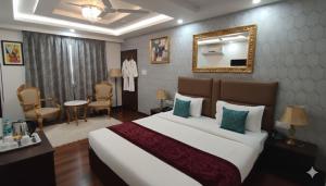 Hotel Skyway Plaza
