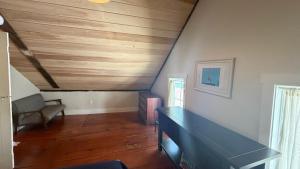 Friendly home with our separate condos & free WiFi in the heart of downtown