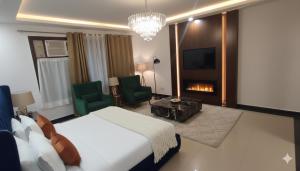 Hotel Skyway Plaza