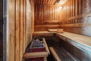 Wander Nana - Pool View Apartment with Soaking Tub