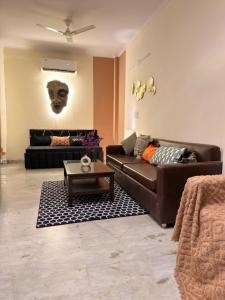 AP Luxe Stays Jacuzzi & Home Theater
