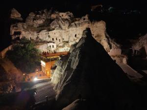 Rose Moon Cave