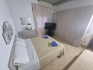 Charming Villa Rental in Mazara Del Vallo with Pool Access