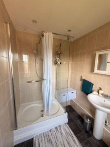 Modern Ensuite Room Near Luton Airport