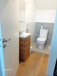Chambre, salle de bain, toilette, salon privatif