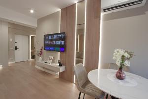 Bacovia Grand Apartment- Free Parking