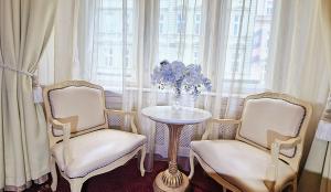 Hotel Suite