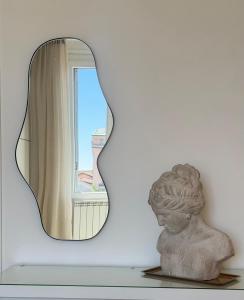 Milan Chic - Design Apartment with Balcony - Near M2 Metro