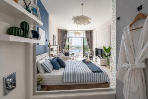 Panoramic Sunset Sea & Yacht View Studio, Palm Jumeirah by Green Sky Holiday Homes
