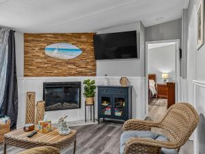 Dickerson Bay Retreat by BlueWater Realty Group