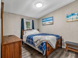 Dickerson Bay Retreat by BlueWater Realty Group
