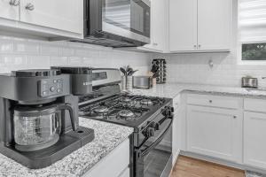 Luxury 5BR Perfect For Insurance & Corporate Stays
