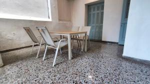 Detached house with garden 12 minutes from the Stavros Niarchos Foundation
