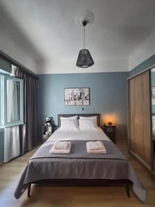 Detached house with garden 12 minutes from the Stavros Niarchos Foundation