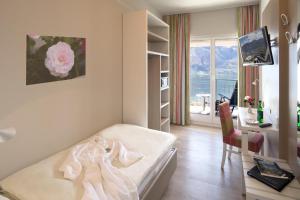 Lifestyle Single Room with Lake View room in Hotel Stella