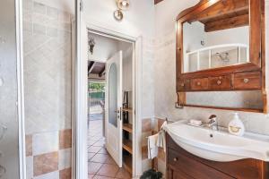 Casa Rolè, Lake Maggiore Patio House w BBQ - Happy Rentals