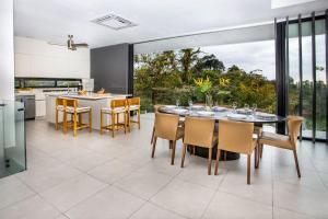 Casa Nueva Vida Ocean Views, Infinity Pool & Spa
