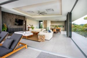 Casa Nueva Vida Ocean Views, Infinity Pool & Spa