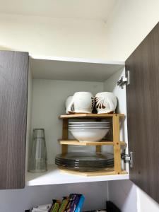 Apt with Kitchen, private BTH & WiFi, Up to 3 Guests