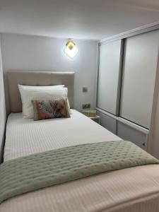 Salamina Downtown Apartment West