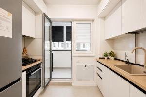 Sasha Wave 1-Bedroom with Free Private Parking