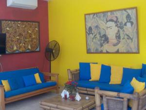 Stunning 3 Bedroom Home, 36 foot Pool, Hot Tub