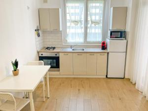 Central Urban Retreat - Balcony, Parking