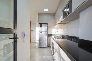 Apto. Moderno em Cond. c Piscina SKL1505