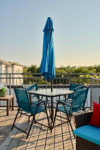 The Bentley Collection Cedar Springs