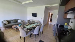 Appartement privée dans un domaine résidentiel sécurisé avec Piscine, Sports & Plage