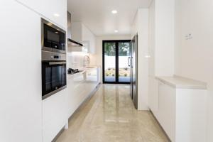 Center Caparica Beach House - Pool - Beach 3min