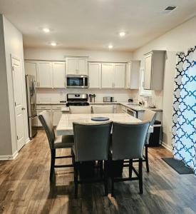 Blue Bliss Spacious 3 Bedroom Charlotte Home