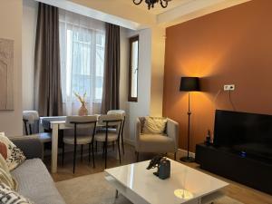 Stylish 2BR Flat Near Grand Bazaar Eminönü