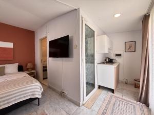 Modern Studio Private Terrace Historic Istanbul