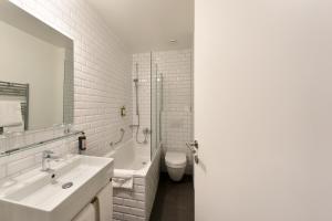 Studio room in Hôtel Pax