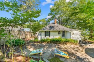 Family Lakefront Adventure House 3BR wFirepit & Scenic