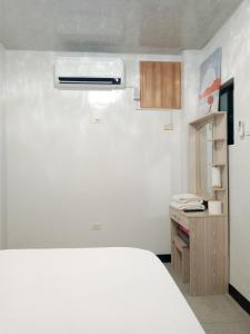 Aloha 808 Fully-furnished, airconditioned with wifi