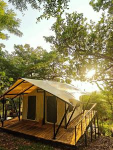 Tropical eglamping