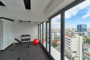 2Brhazamviews Downtownpiantini Poolgymbbq
