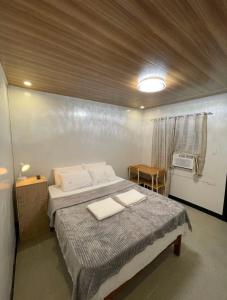 Aloha 808 Semi-furnished, airconditioned with wifi