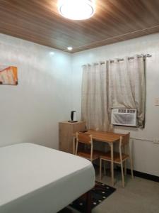 Aloha 808 Semi-furnished, airconditioned with wifi