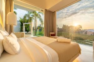 3BR Villa Illusion with Sauna, Jacuzzi, Rice Field view, Canggu