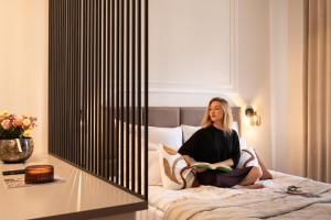 Morawskiego Suite Near Old Town - Balcony & AC by Downtown Apartments