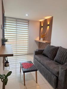 hermoso aparta estudio a 5 min del aeropuerto