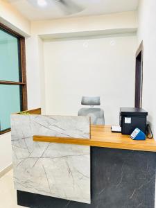 Hotel Prime Residency - just 400m from airport
