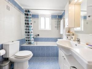 Athens Skyline - Spacious 3BR for 5 by ΜΡS