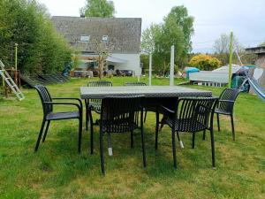 Lieblingsplatz NOK Kajütboot am Nord-Ostsee-Kanal in Garten Resthof