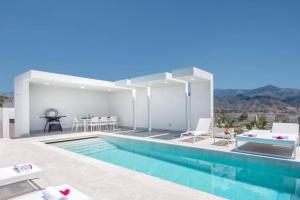 Villa de lujo. Infinity Pool y vista 360º de Nerja